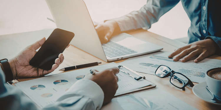 co-selling strategies between SaaS vendors and agencies